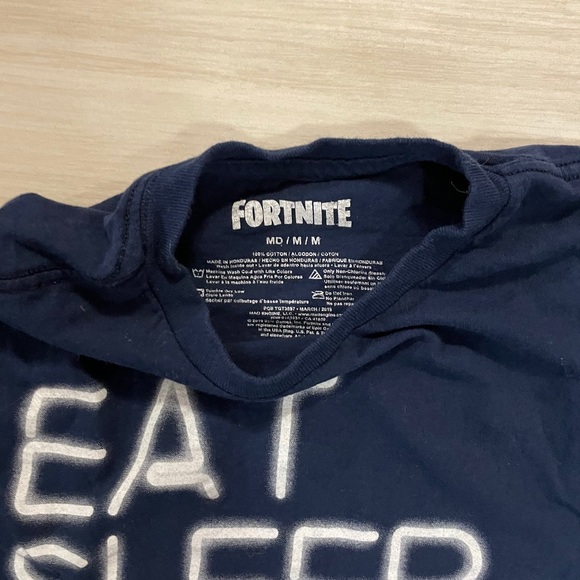 Kids Fortnite tshirt - Picture 2 of 3